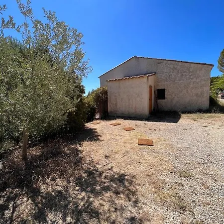 Appartement Avec Terrasse Arboree Proche Lourmarin Cadenet Buitenkant foto
