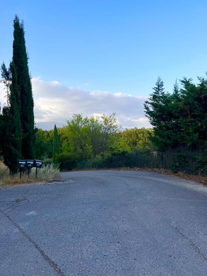 Avec Terrasse Arboree Proche Lourmarin Apartment Cadenet