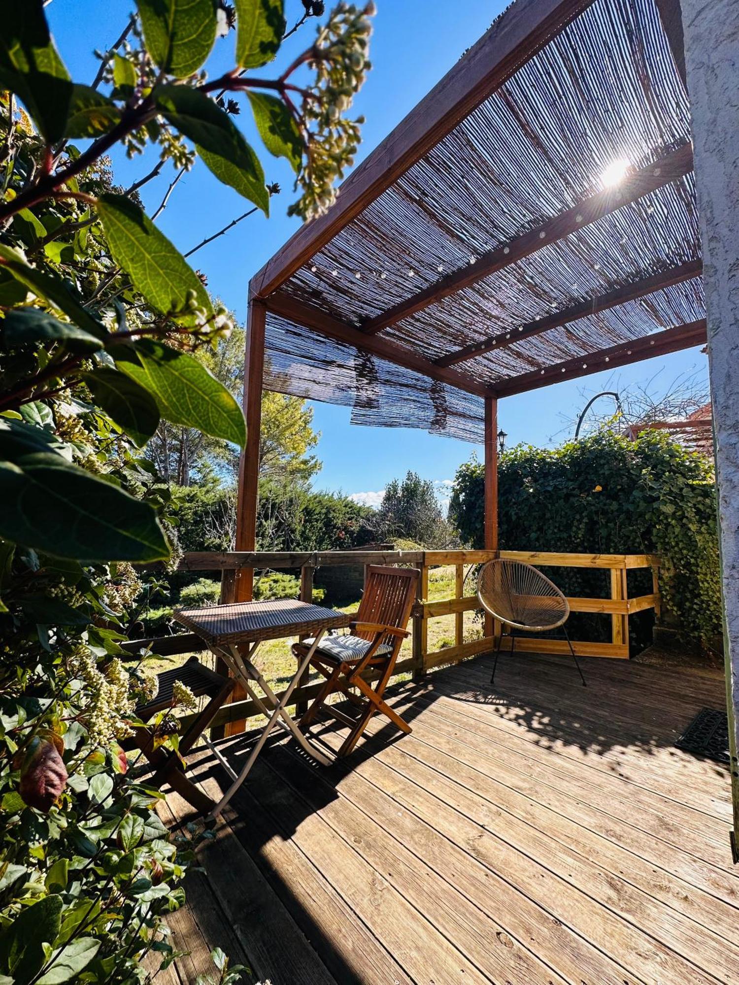 Avec Terrasse Arboree Proche Lourmarin *