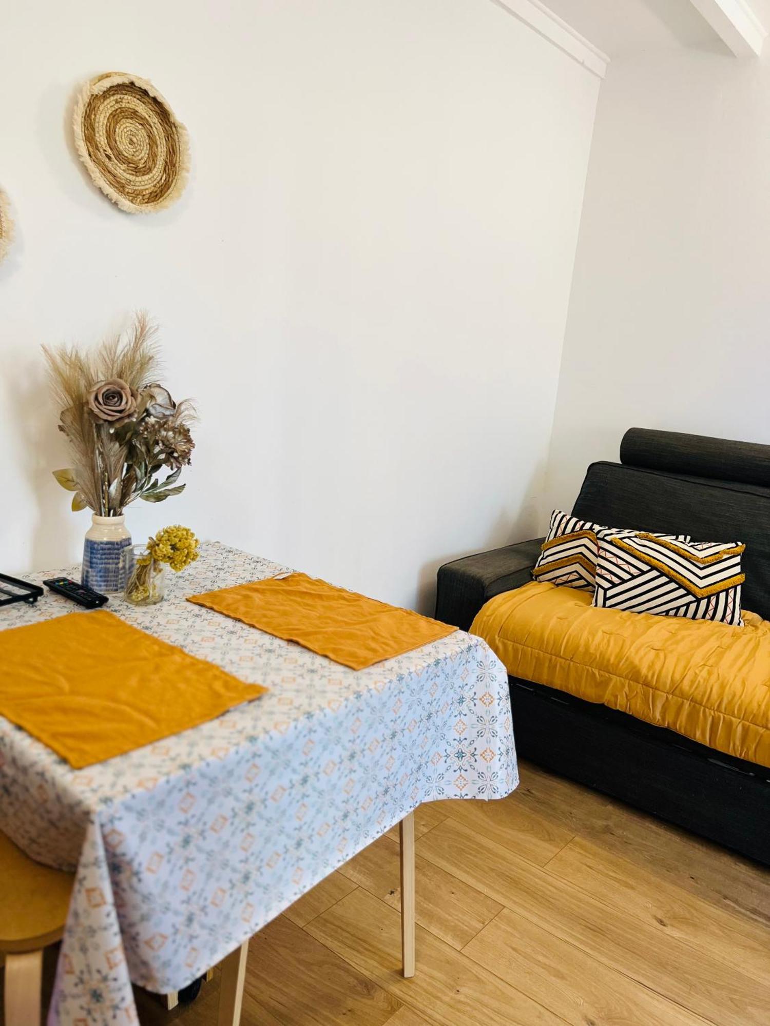 Avec Terrasse Arboree Proche Lourmarin Apartment Cadenet